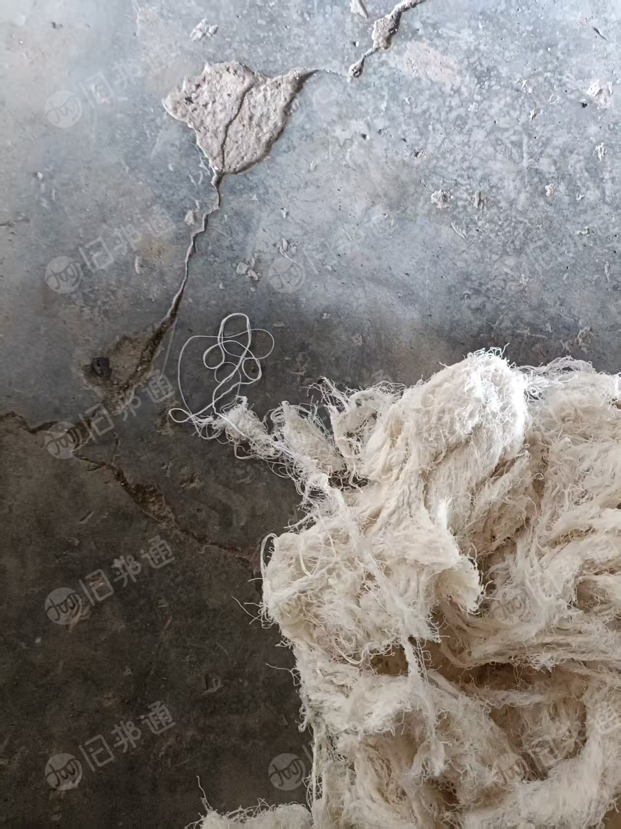 长期出售涤棉纱废纱，棉纱里面含一些化纤，医疗口罩厂下来的，现货7吨左右，货在浙江嘉兴