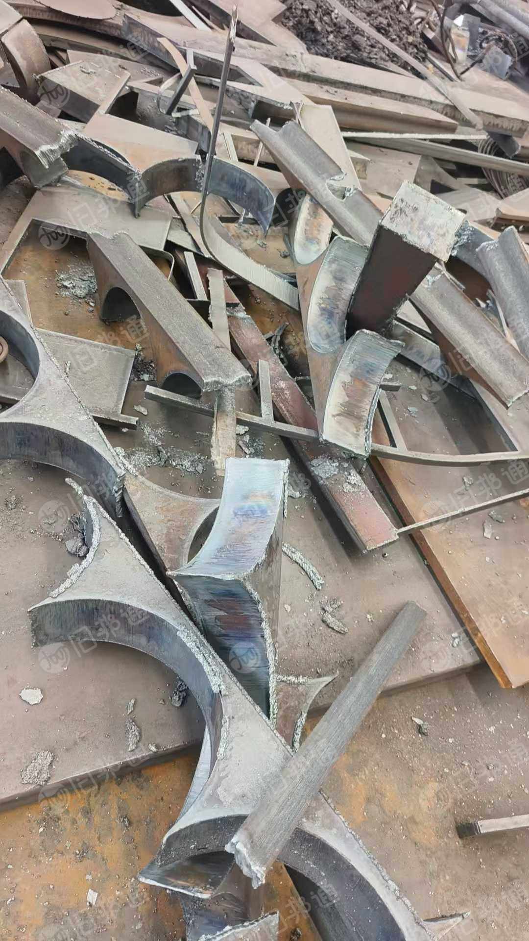 出售20个厚的新钢板料，大量货源