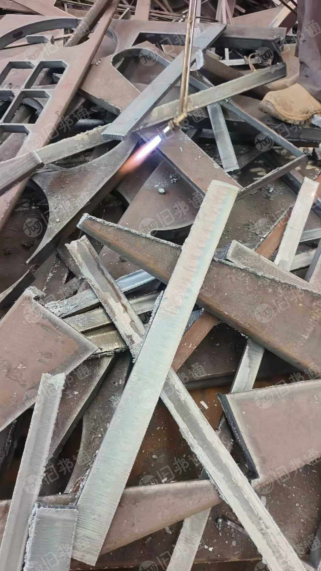 出售20个厚的新钢板料,大量货源
