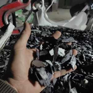 长期出售PP汽车内饰破碎料