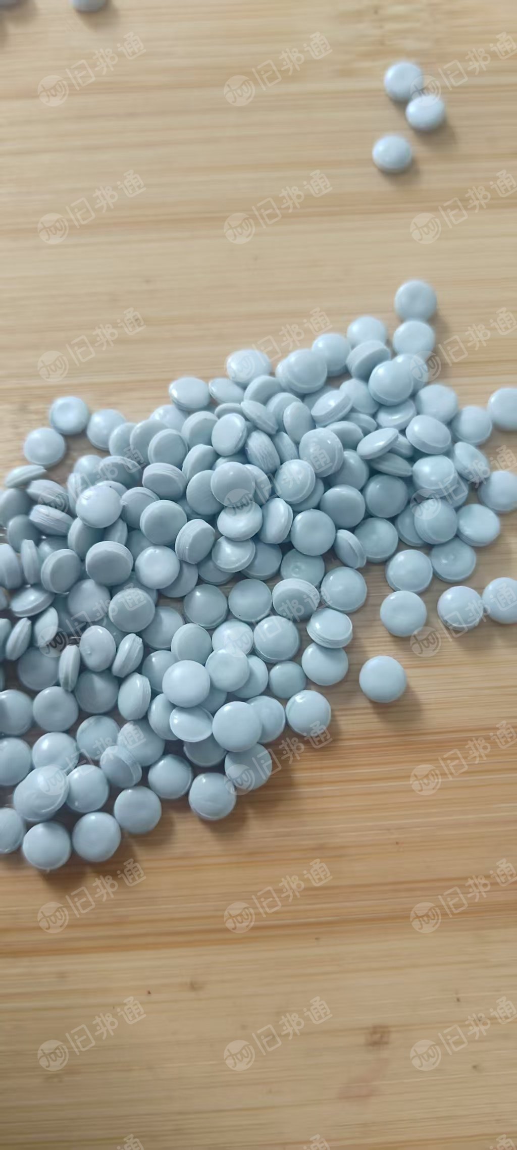 出售PE原料袋颗粒，袋皮颗粒，120的3层加二层80的一个底网，二部模头过网，纯乙的无精点无水泡