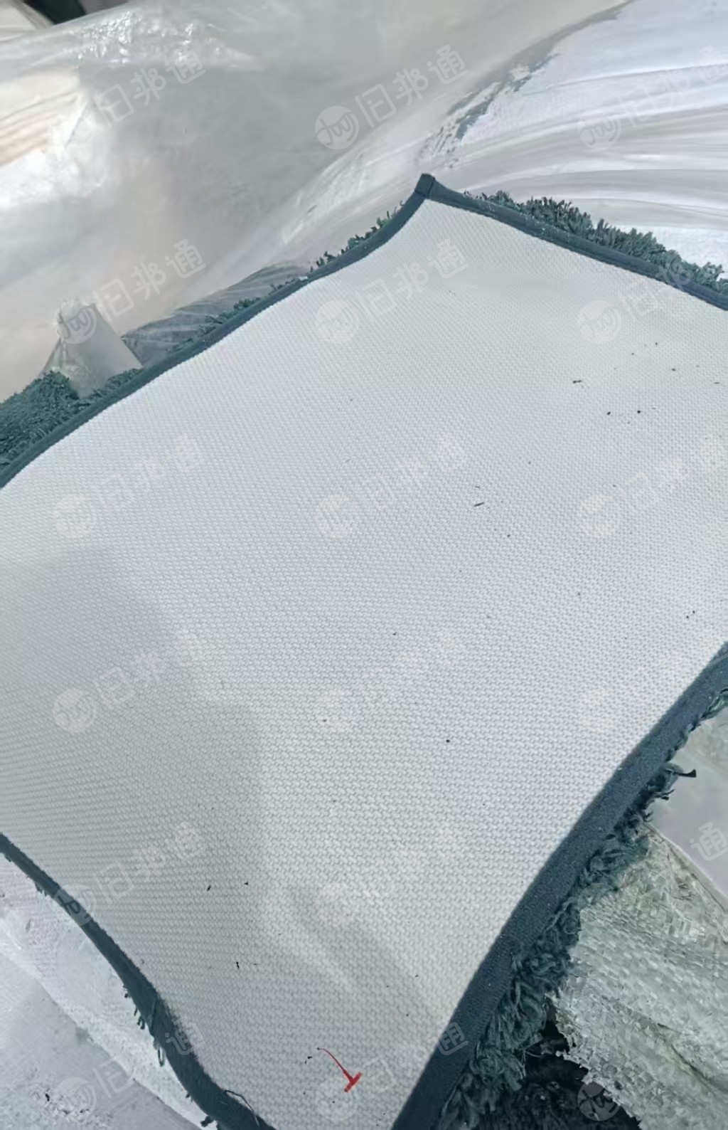 出售库存地毯卷材,涤纶复合锦纶材质,现货有几十吨,货在上海
