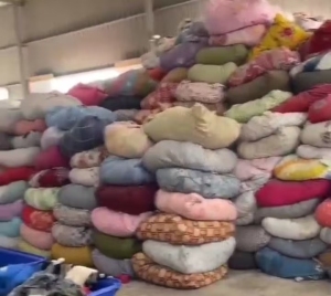 长期出售旧衣服黑料,下脚料,燃烧料,现货有十几吨,货在江苏常州