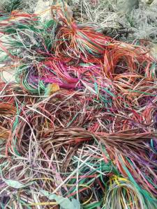 长期出售PP打包带废料，PP打包带毛料