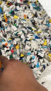 出售美缝胶管破碎料，清洗甩干，冲击15个左右，现货20吨