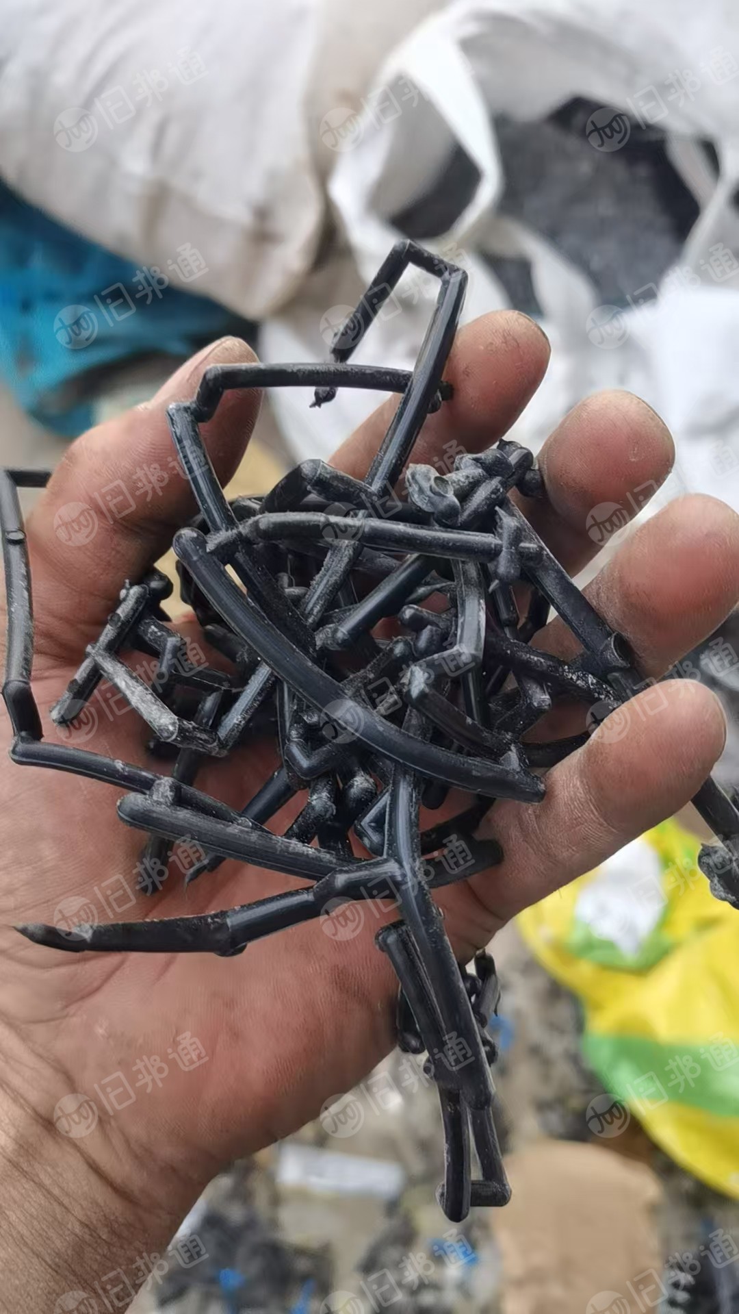 出售PVC水口料，黑白一起出，黑色居多，月供10吨多点