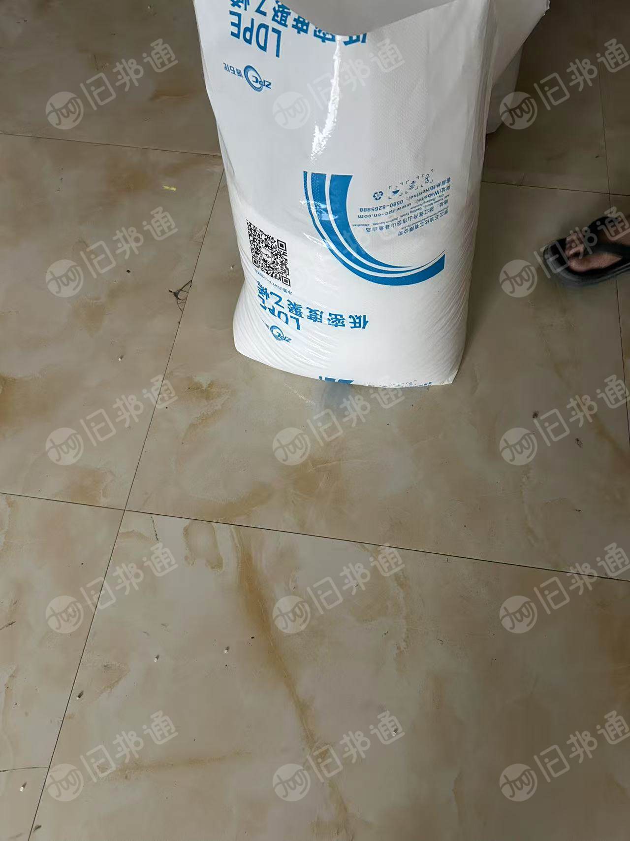 长期出售干造乳白袋，装pp/pe颗粒