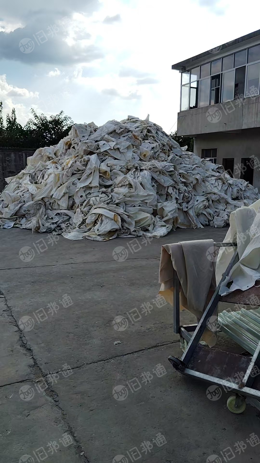 长期出售纯涤纶过滤布,清洗过,现货50多吨