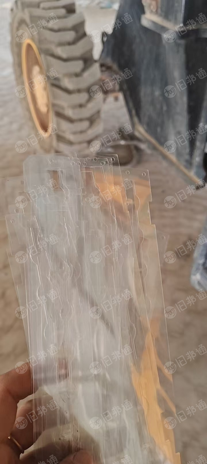 出售PET轻胶卷膜，PET复合轻胶膜，现货各九米六一车