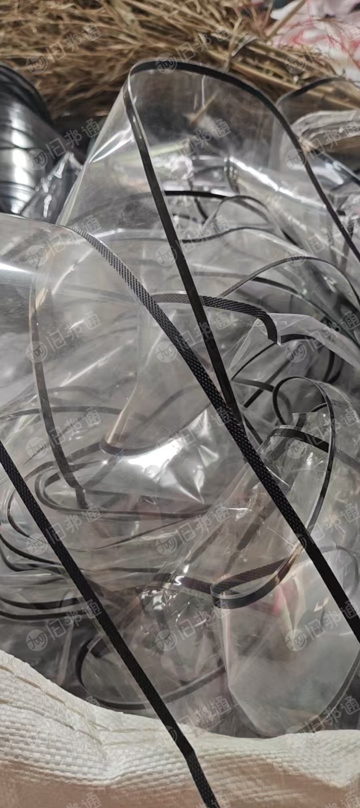 出售PET电影带废料，两遍黑色的是复合PP，月供六米八一车