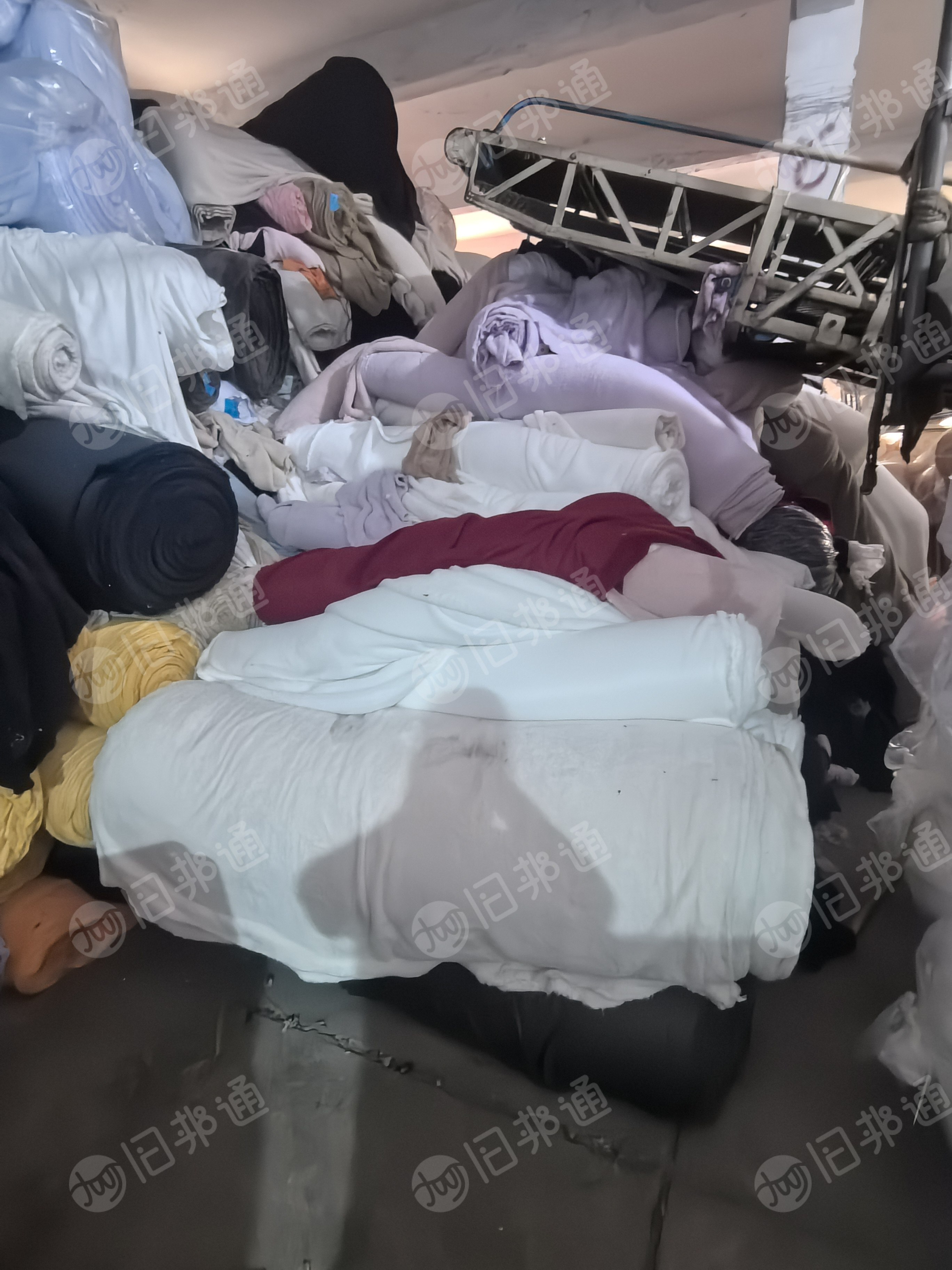 出售舒棉绒卷布，大小卷都有，单面绒，库存布，现货20-30吨，江苏江阴
