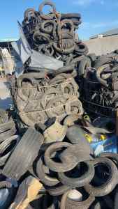 长期出售电摩胎，钢丝胎，废轮胎