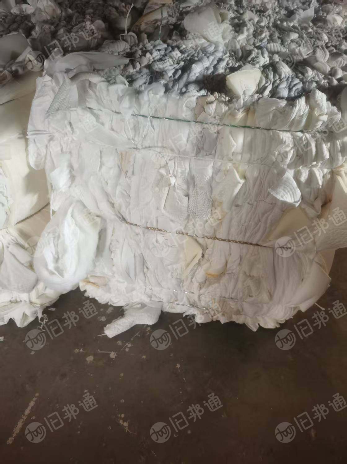 长期出售床垫厂下脚料，涤纶开花料，涤纶废布，空心丝，月供十多吨