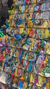 出售大小白压块，花乙压块料