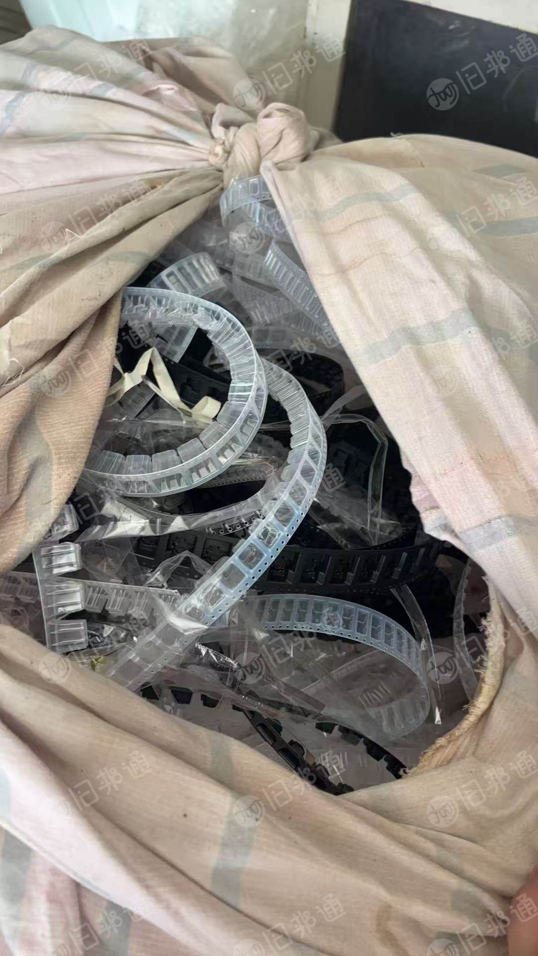 厂家出售SND贴片车间下来的大小圆盘,电容电阻的碎纸,电子载带,统货出
