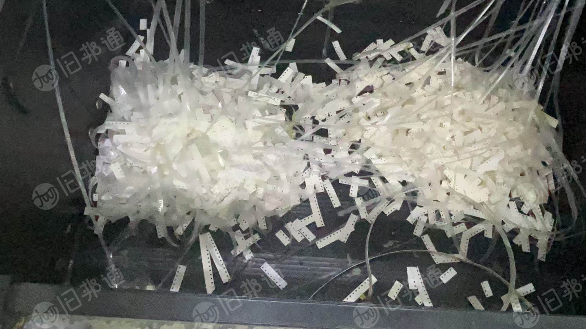 厂家出售SND贴片车间下来的大小圆盘,电容电阻的碎纸,电子载带,统货出