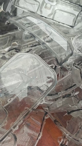 出售PC灯罩破碎料，带涂层的，现货10吨左右