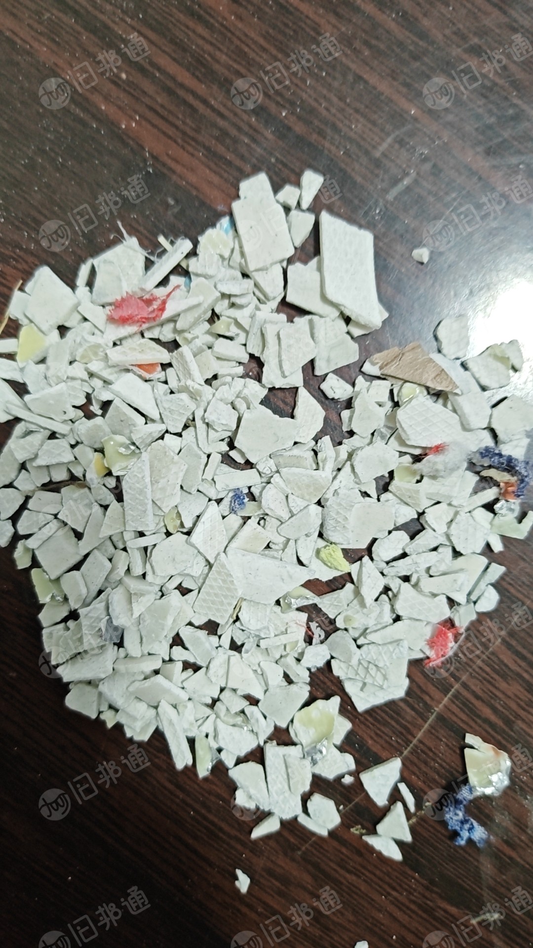 出售SPC蜂窝板破碎料,硬质PVC破碎料