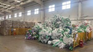 长期出售吨包废料，内含铝塑膜和磷酸亚铁锂粉，月供2千吨