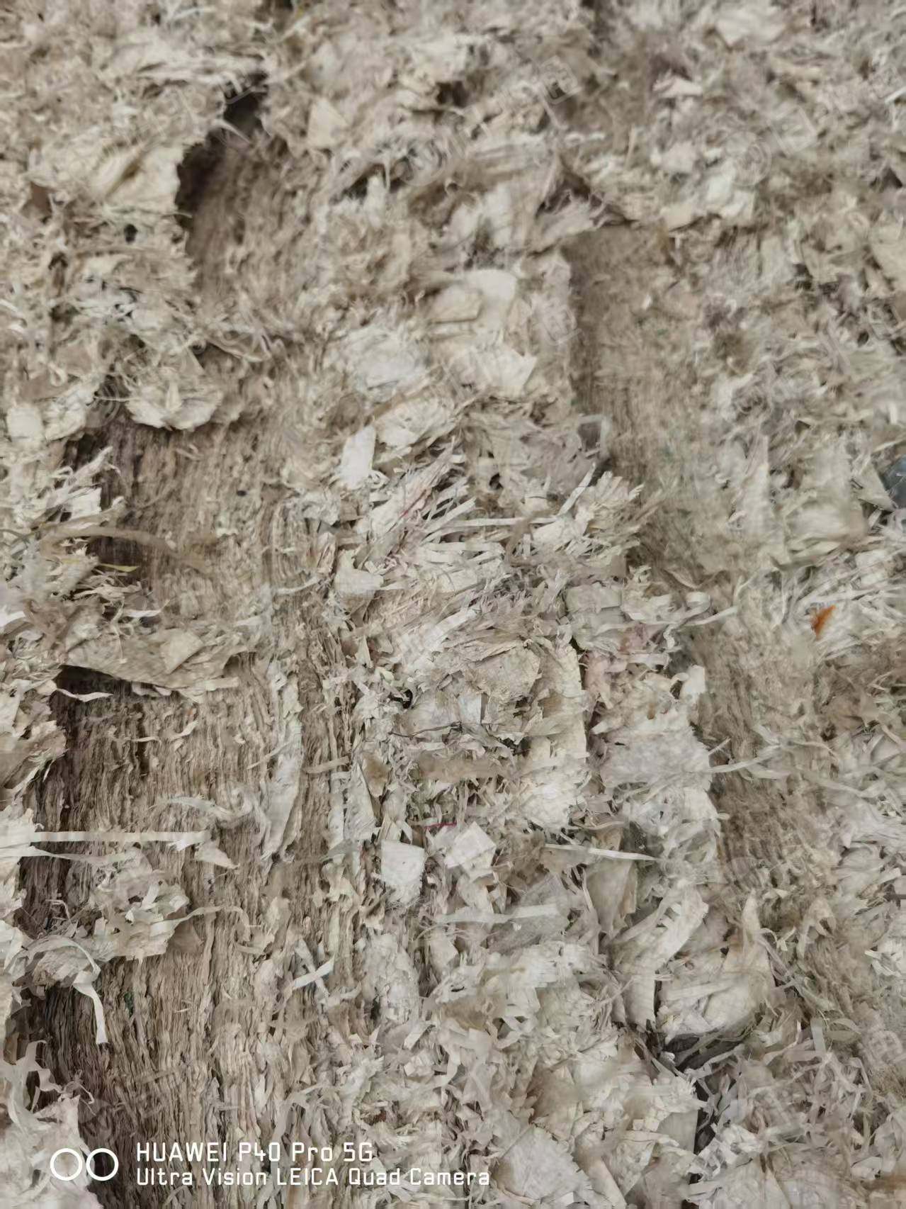 常年大量出售编织袋破碎料，月供500吨