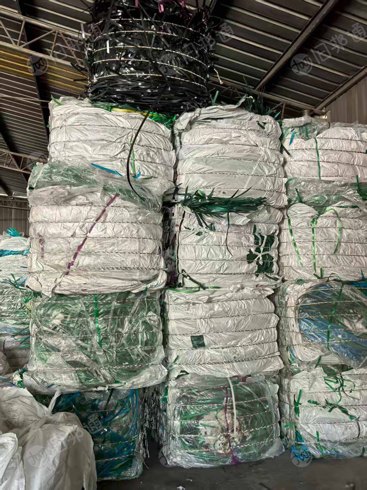 出售PET打包带毛料，化纤厂下来的，现货30吨
