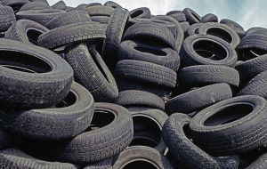 长期出售废旧汽车轮胎