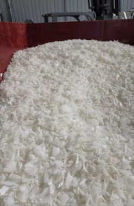 出售花乙破碎料，白乙破碎料，全漂过风选，月供300吨