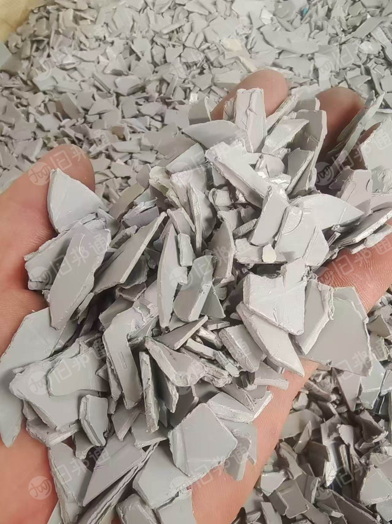 出售阻燃ABS破碎料，灰色冲击9-10 ,黑色冲击10-11