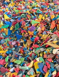 出售PP涂料桶破碎料，清洗甩干可以直接上机，花桶、白桶都有