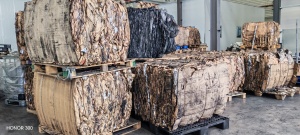 出售废旧牛皮纸废料，现货几十吨