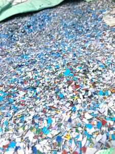 出售PVC卡框破碎料，现货二十来吨