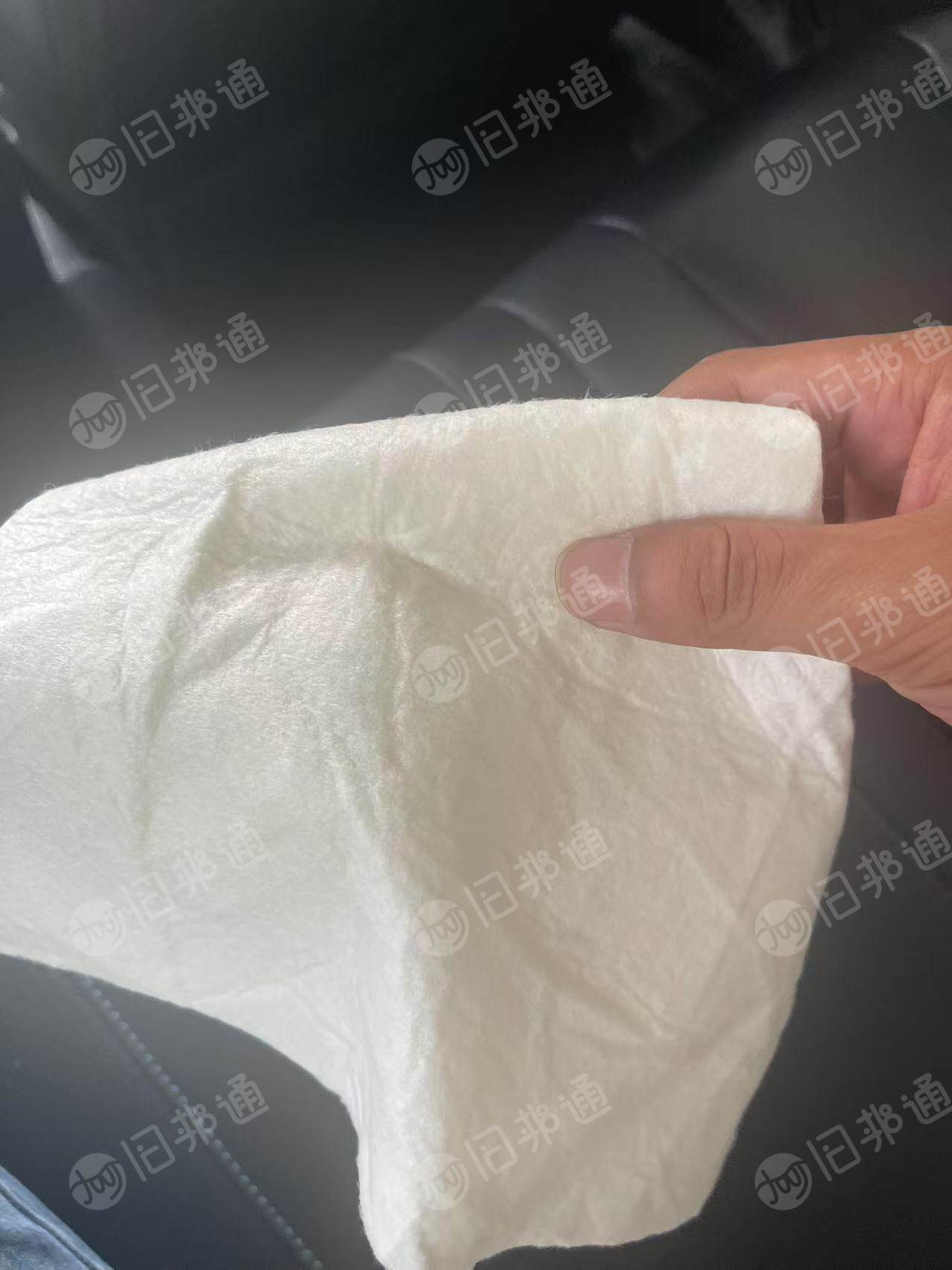 出售白色无纺布边角料，粘胶加竹纤维的有0.5%的丙纶