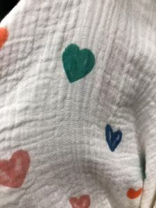 出售双层纱印花库存布，纱布，现货有4个柜，货在浙江绍兴