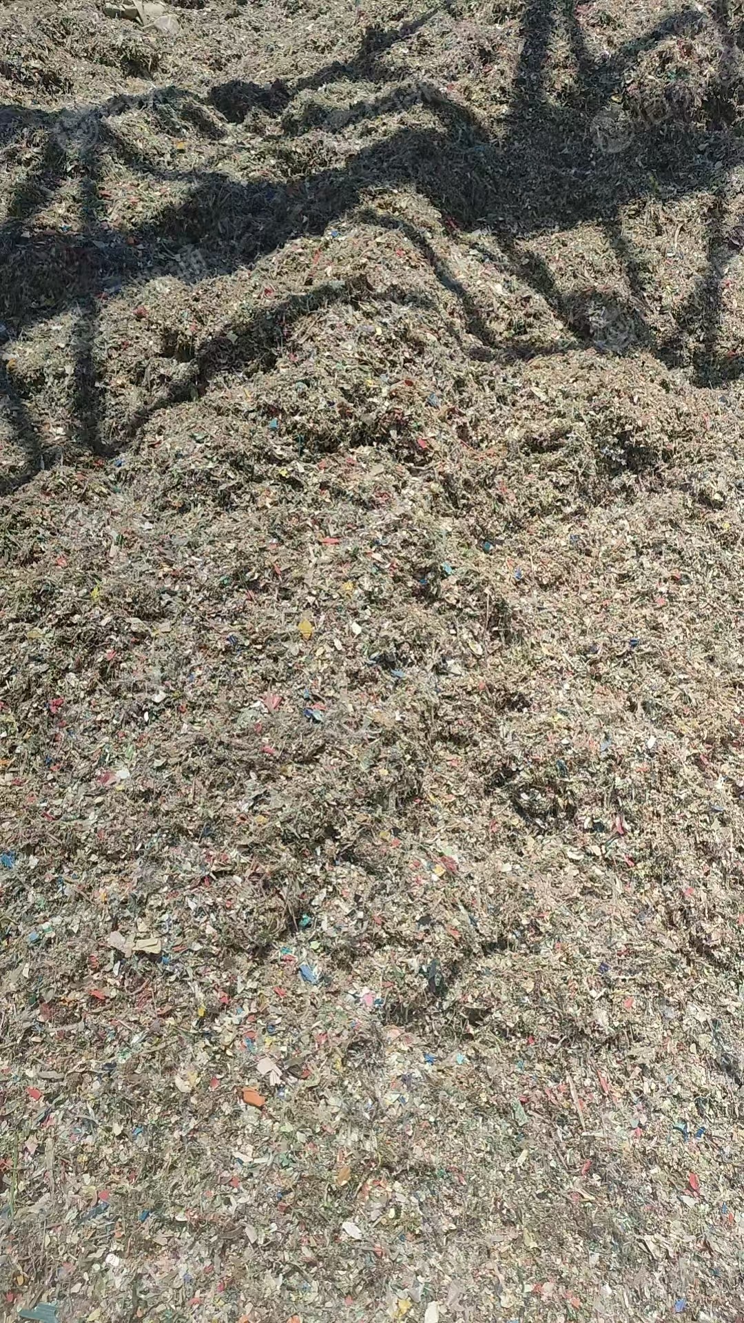 出售拆车厂高热值垃圾，黑料，燃烧料，货有一万吨