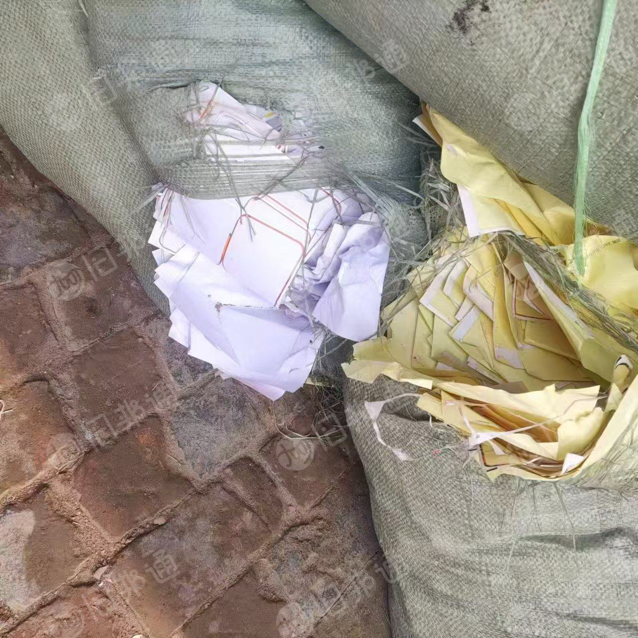 出售不干胶淋膜纸，黏一起未撕开