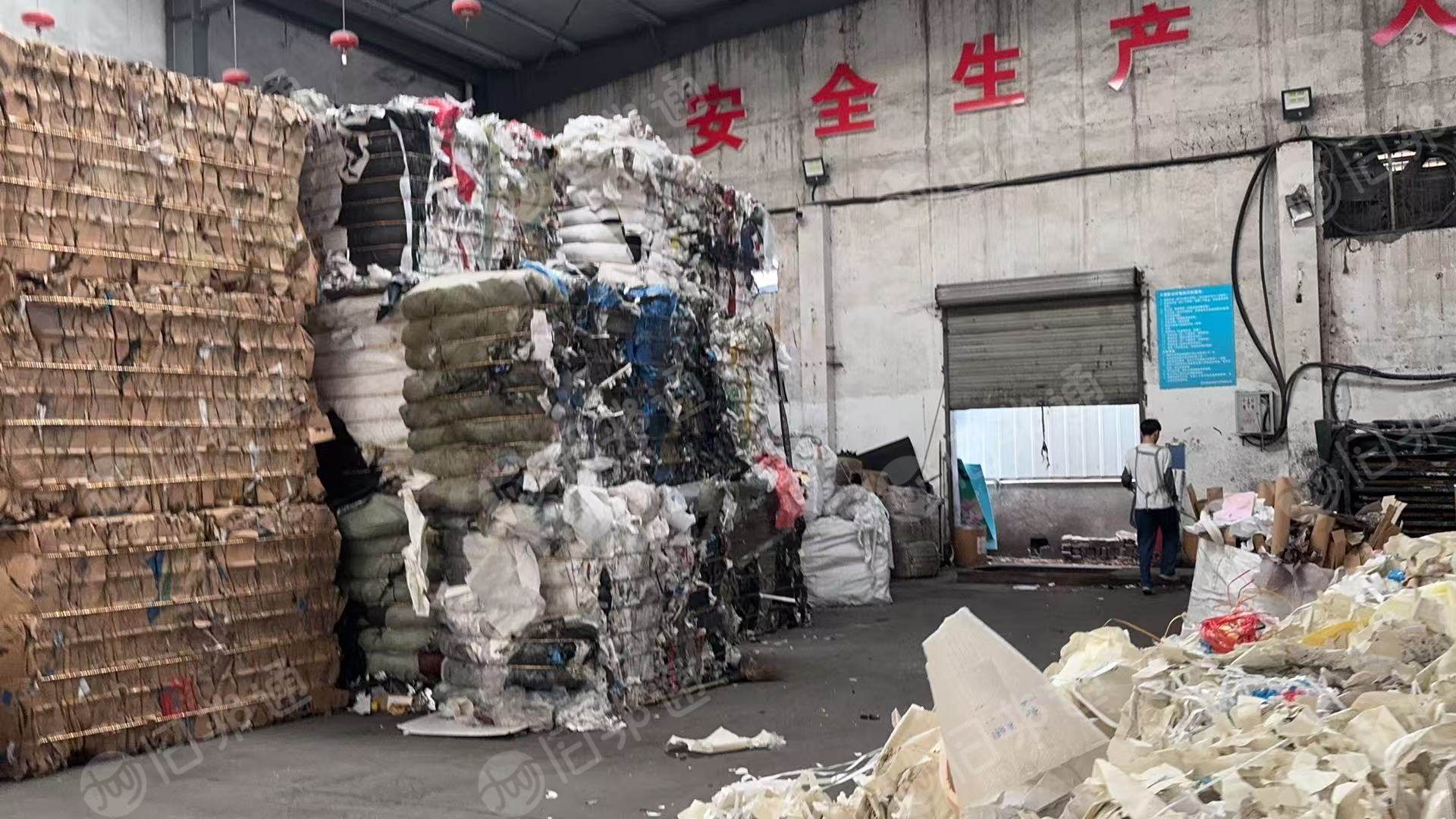 长期出售黑料，下脚料，工业垃圾，废纺占20%,月供600吨左右，货在浙江杭州