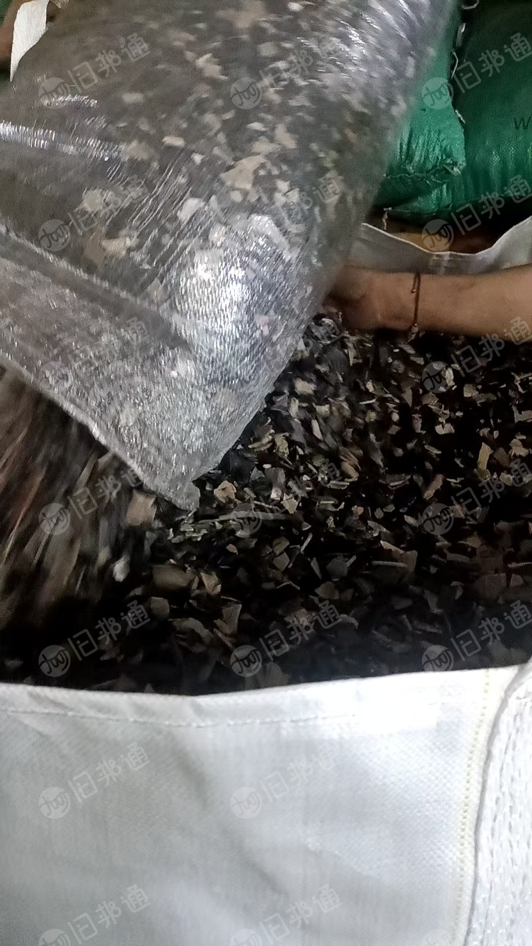 常年出售PP汽车内饰和保险杠破碎料，清洗甩干