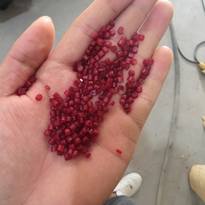 出售红色珍珠棉颗粒，京东方覆膜厂货做的，过80目和60目，现货十多吨