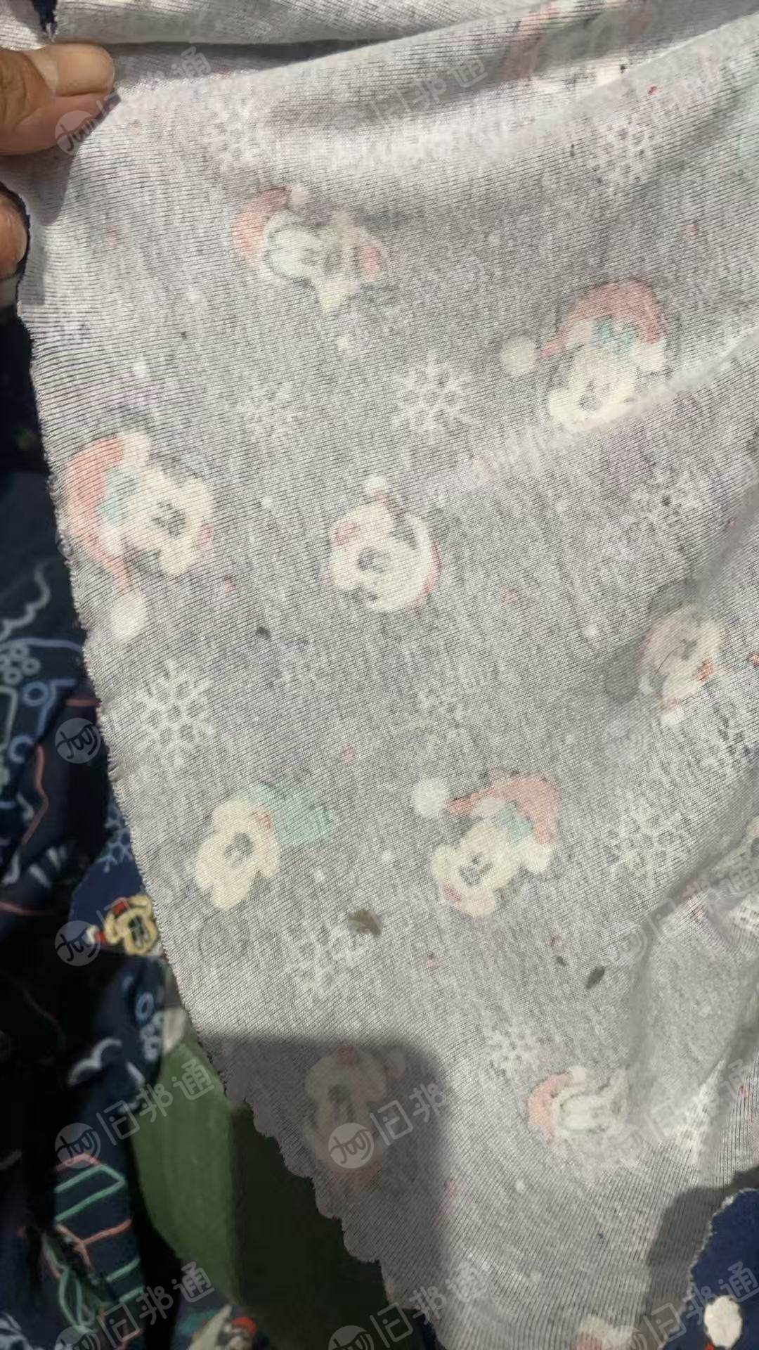 长期出售印花厂下来的单面印花纯棉绒布边角料，纯棉废布，纯棉边角料，现货9.6米一车