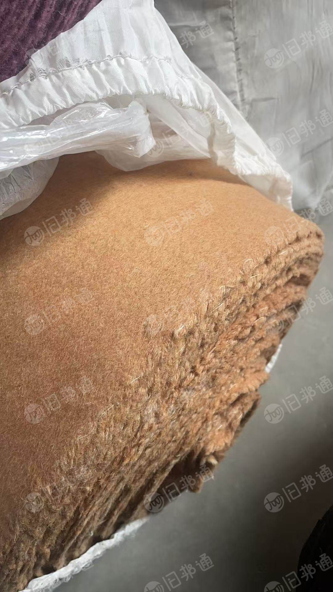 出售双面呢卷材，门幅150，克重830，有纯羊毛的，现货四五吨左右