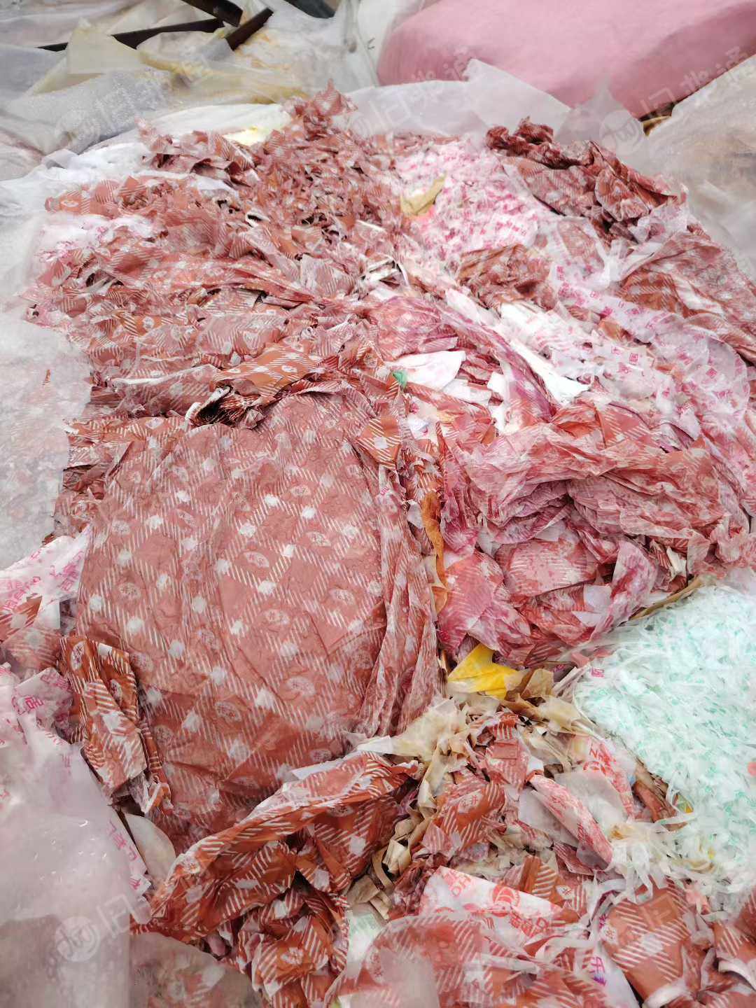 出售彩色蛋糕纸边角料