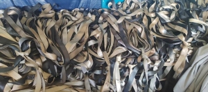 出售废旧汽车安全带，织带，大部分是3米以上，现货有10多吨，货在河北廊坊