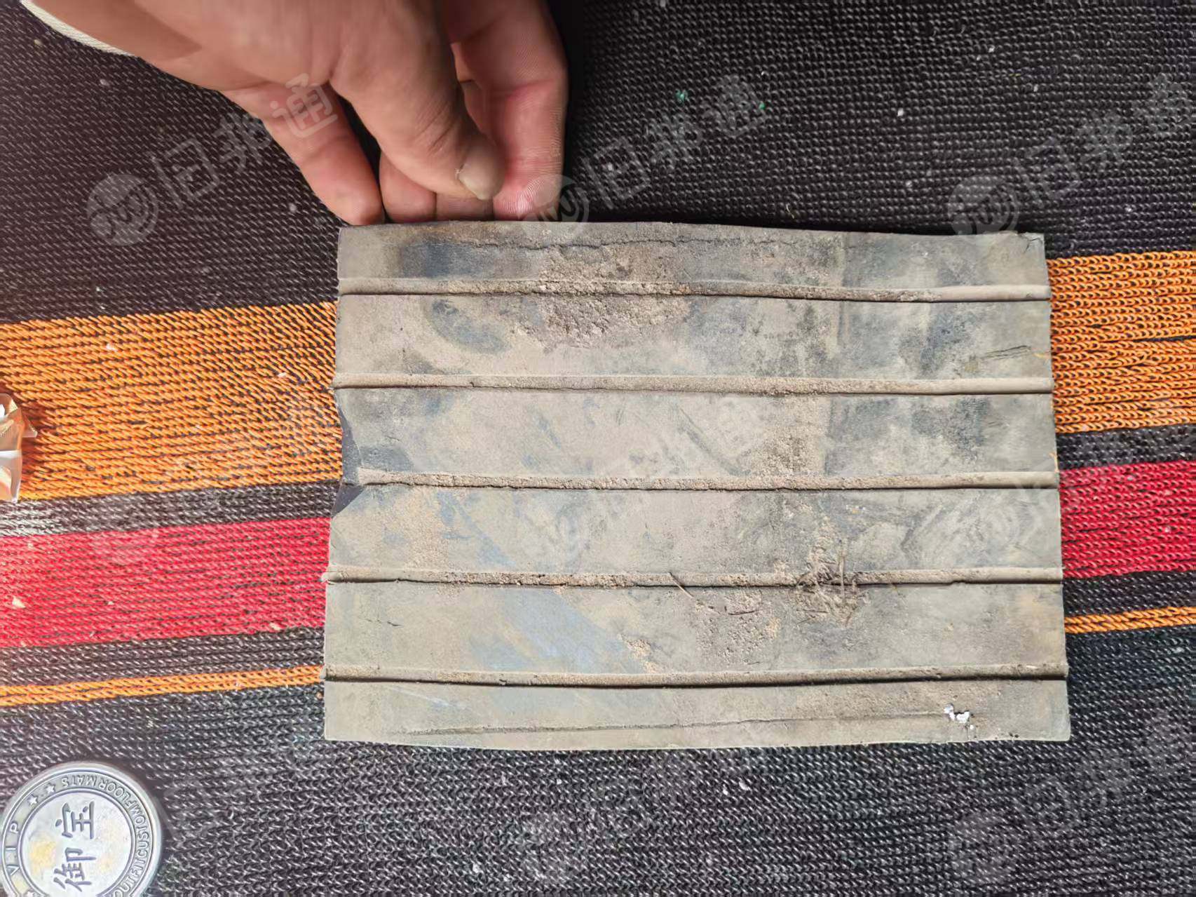 出售铁路上的橡胶垫片，大量货源