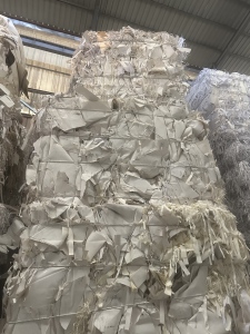 出售无膜纯白黄芯白卡边料