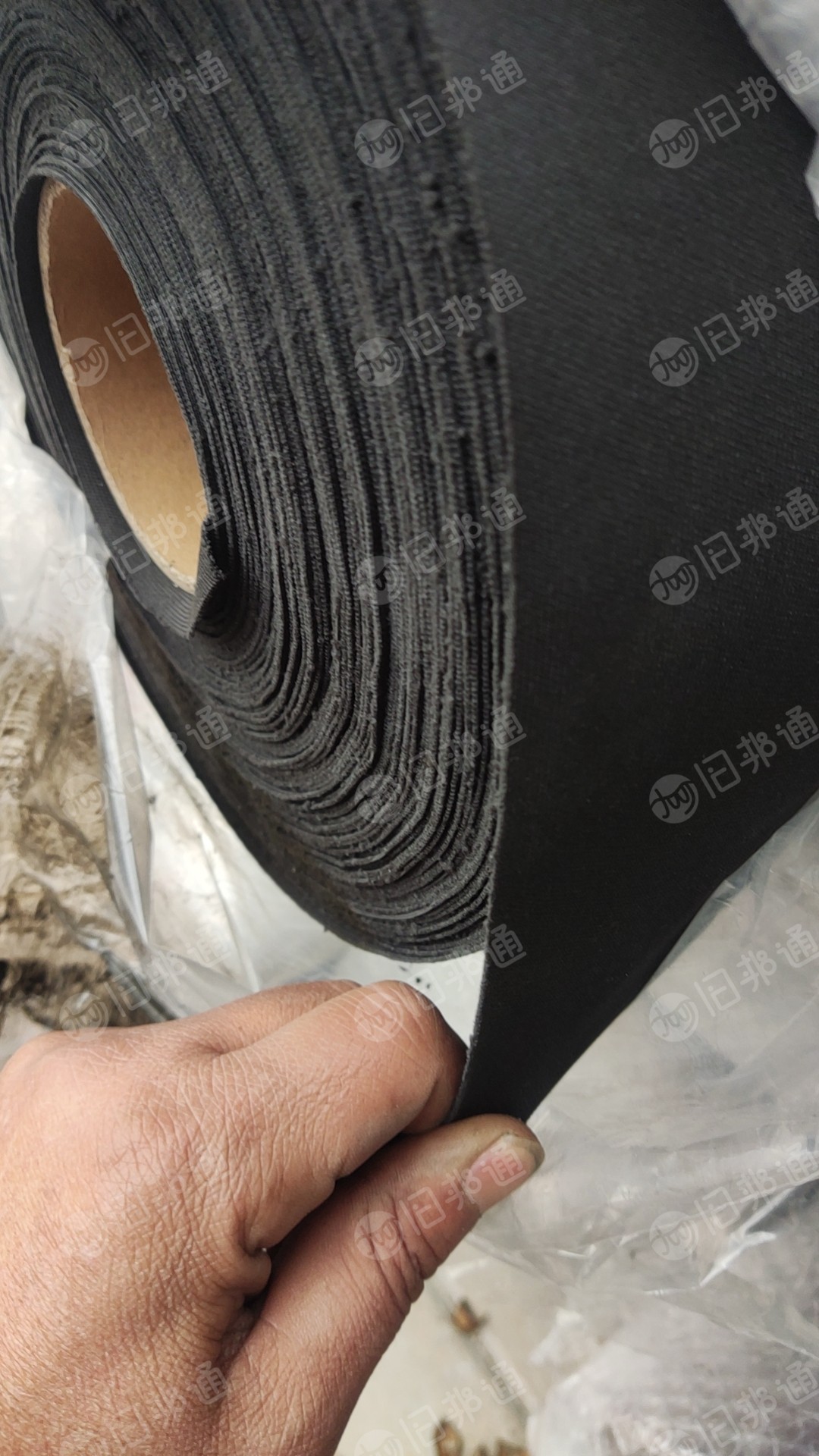 出售库存汽车内饰料，汽车地毯料，现货20吨左右