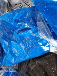 出售包电池的PVC蓝膜，现货5吨，长期有货，