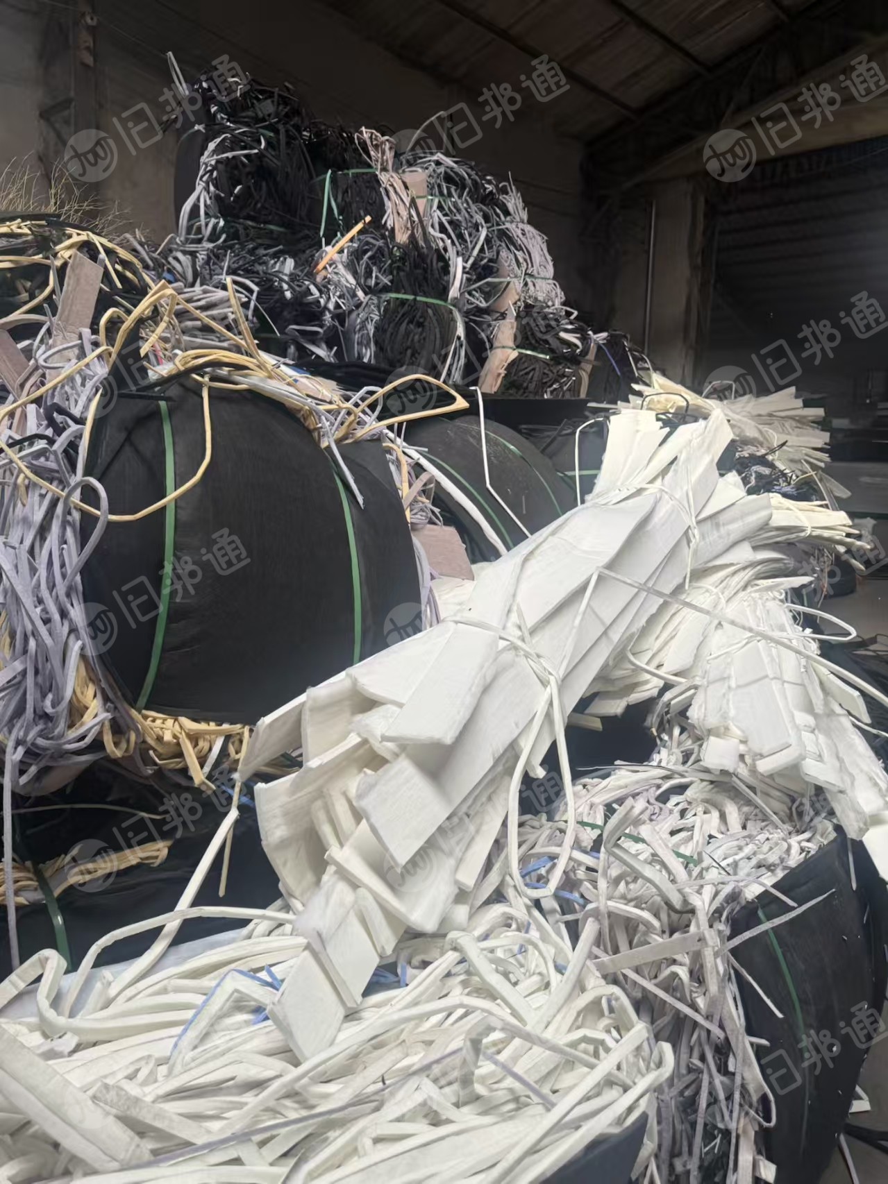 长期出售吸音板边料，涤纶吸音绵边角料，涤纶废料，月供十几吨，货在山东临沂