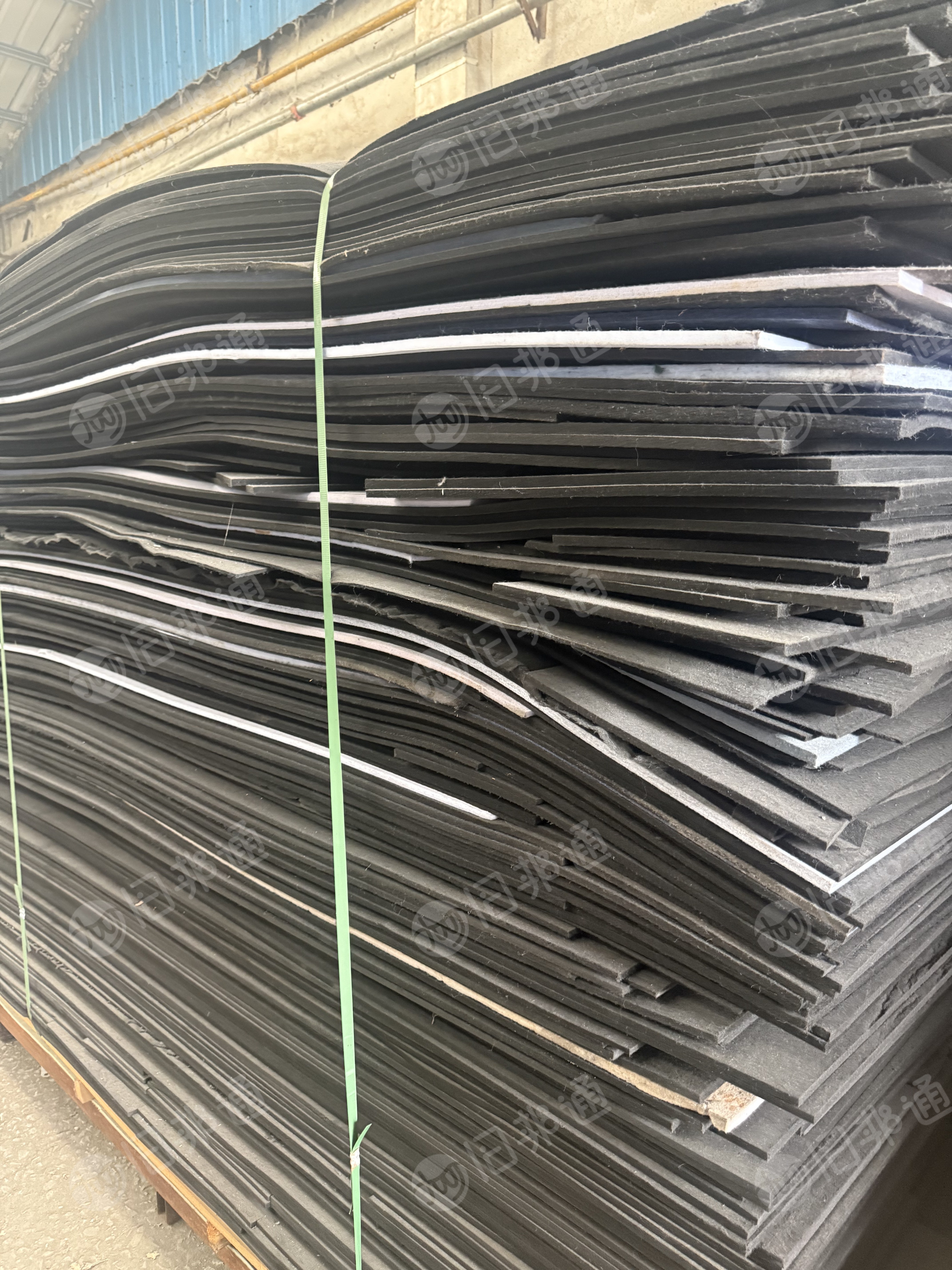 长期出售吸音板边料，涤纶吸音绵边角料，涤纶废料，月供十几吨，货在山东临沂
