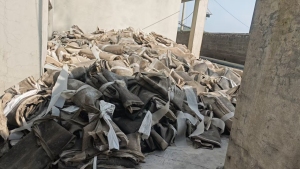 长期出售化工厂下来的丙纶过滤布，未清洗，现货20吨左右