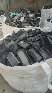 长期出售abs/pc合金破碎料，电动车充电器外壳，冲击5个左右